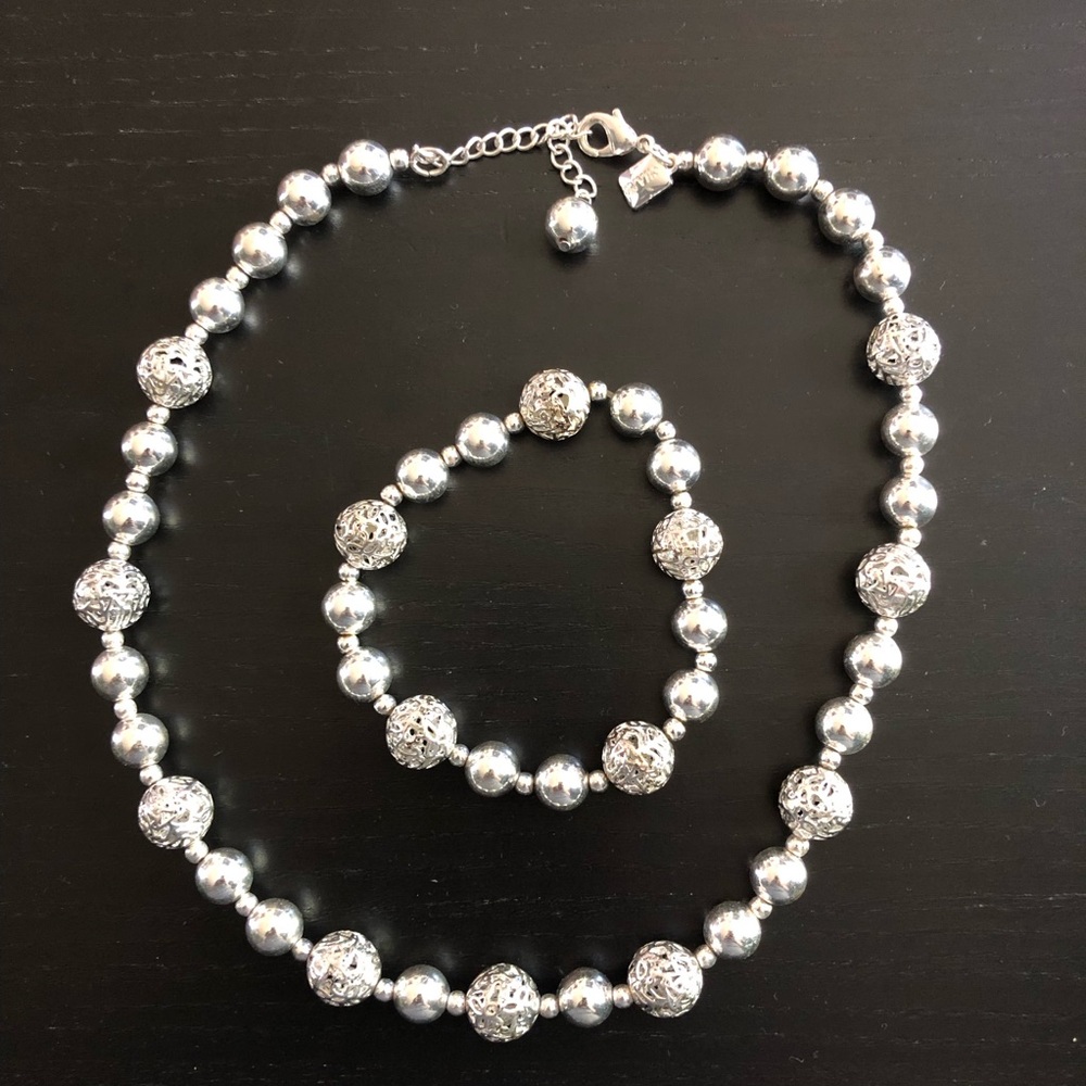 Chaps Necklace/Bracelet Set